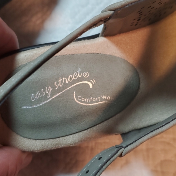 EASY STREET SANDAL CONFORT WAVE SIZE 6 1/2 - Picture 16 of 17
